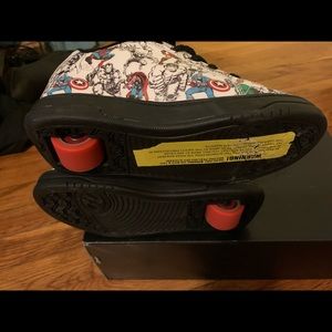 Marvel Heelys youth size 4